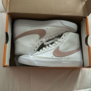 Women’s Nike Blazer Mid ‘77